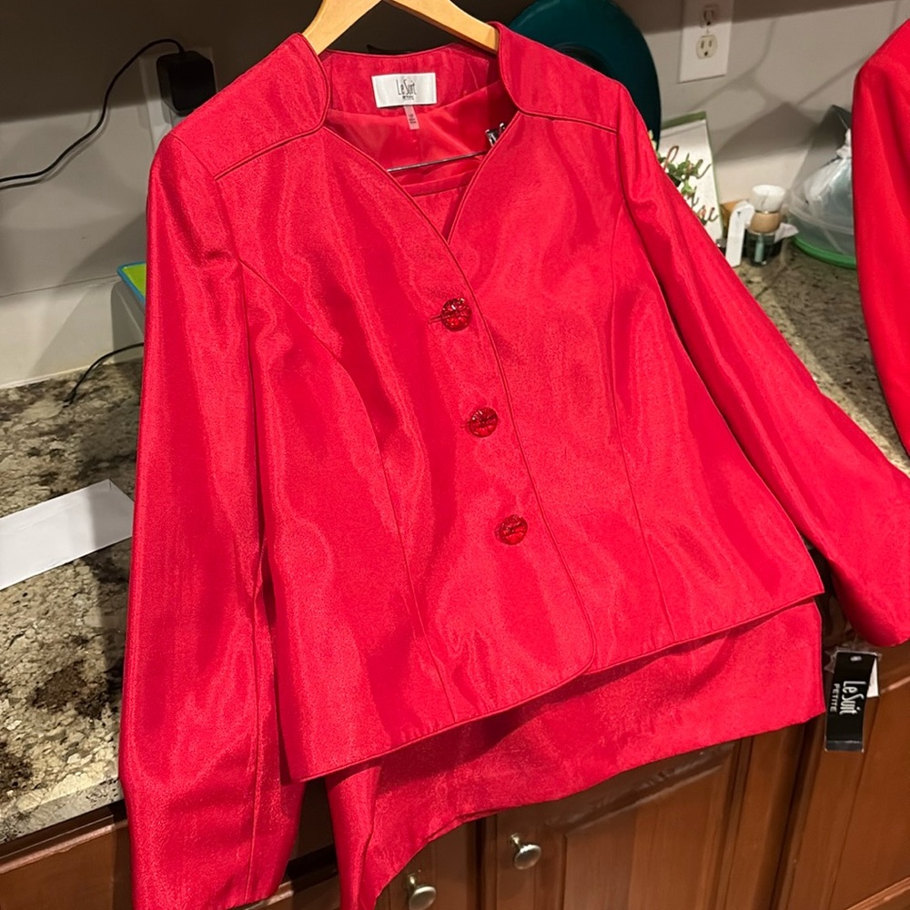 Classic RED LeSuit SKIRT SUIT!